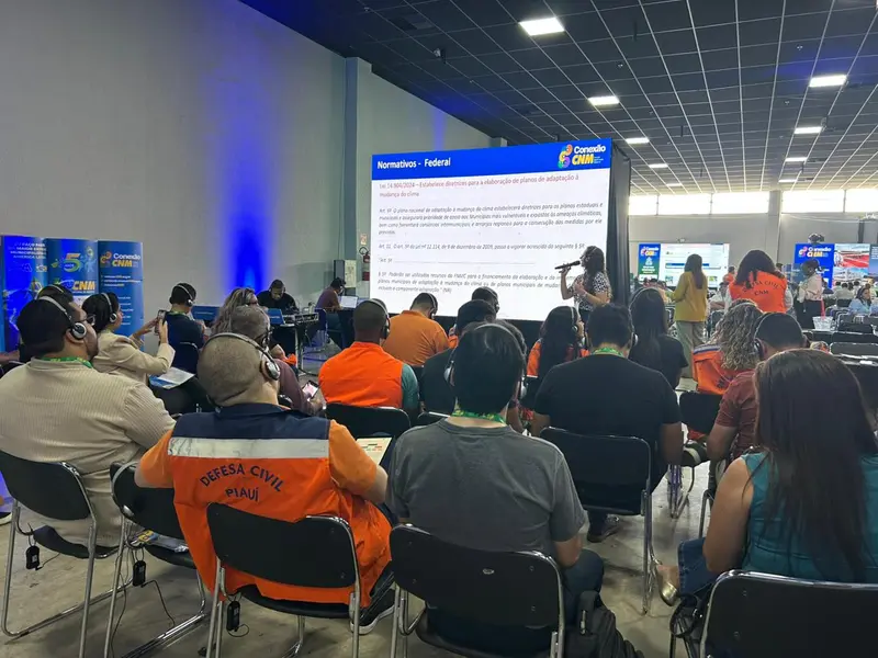 Primeiro dia do Conexão CNM reúne prefeitos piauienses em Teresina