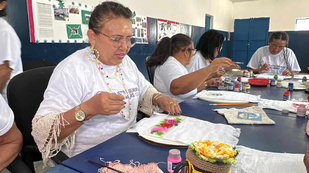 Projeto fortalece empreendedorismo feminino com artesanato e geração de renda
