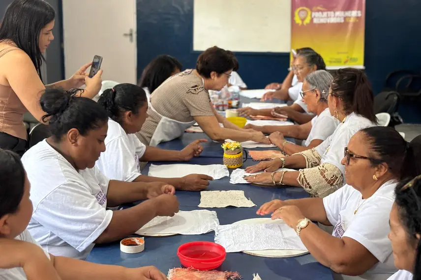 Projeto fortalece empreendedorismo feminino com artesanato e geração de renda