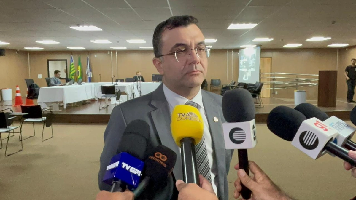 Promotor Plínio Fontes