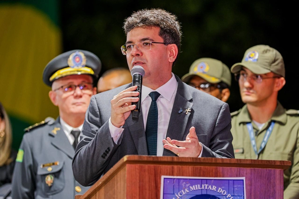 Rafael Fonteles promove 347 policiais; são mais de 4 mil promoções na PM em 3 anos