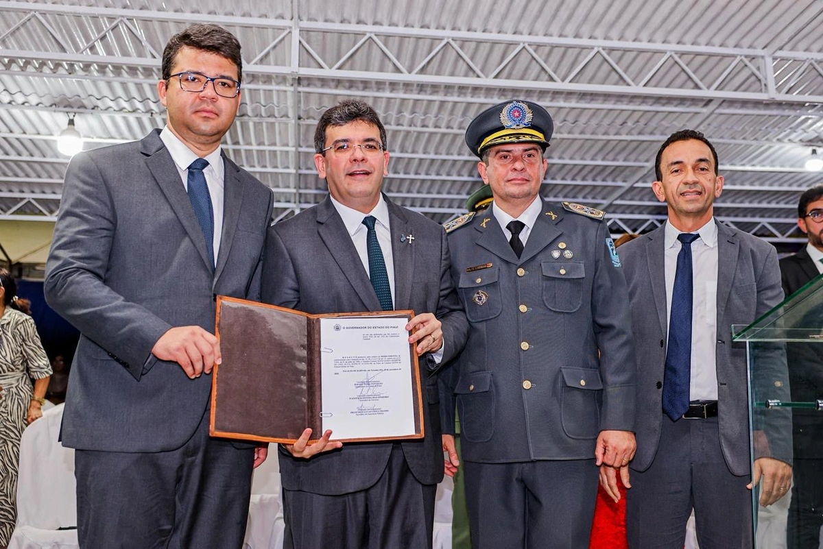 Rafael Fonteles promove 347 policiais; são mais de 4 mil promoções na PM em 3 anos