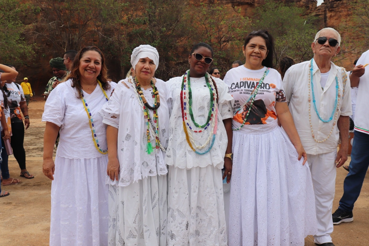 Religiosidade e ancestralidade marcam a abertura do I Seminário CAPIVAFRO no Anfiteatro da Pedra Furada