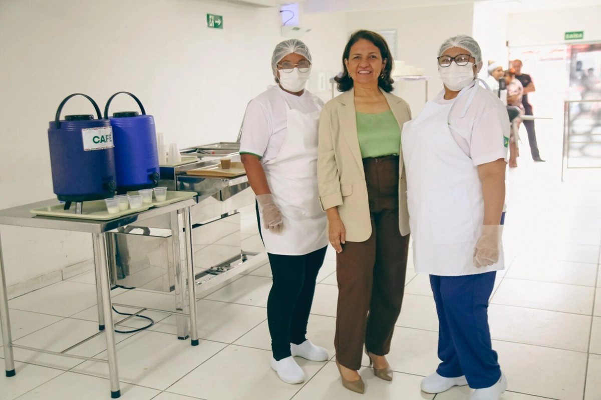 Restaurante Popular do Dirceu faz um ano e bate 36 mil refeições por mês