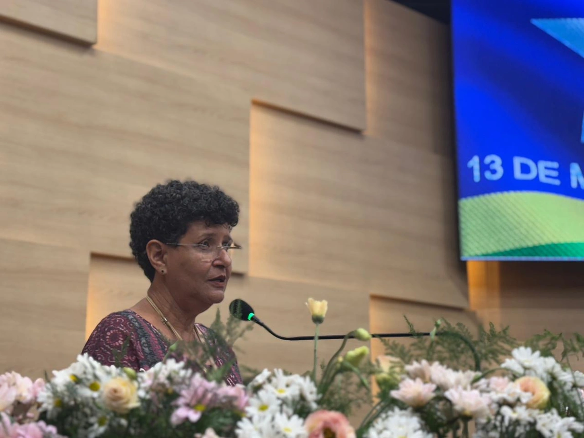 Secretária Rejane Tavares recebe título de cidadania piauiense na Alepi