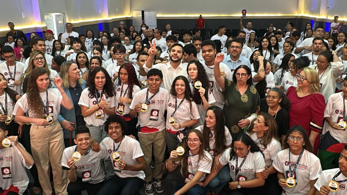 SEDUC premia estudantes vencedores da II Olimpíada Piauiense de Língua Estrangeira
