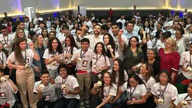 SEDUC premia estudantes vencedores da II Olimpíada Piauiense de Língua Estrangeira (Foto: Conecta Piauí)