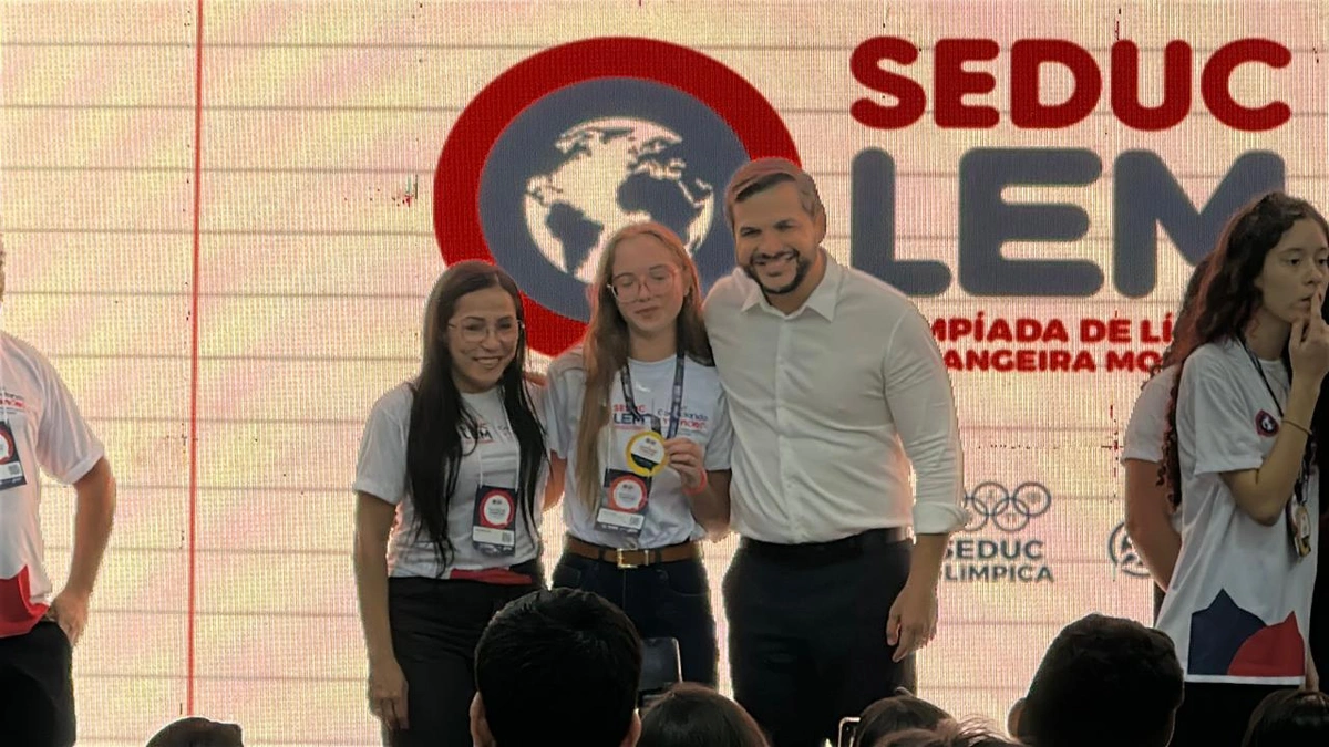 SEDUC premia estudantes vencedores da II Olimpíada Piauiense de Língua Estrangeira
