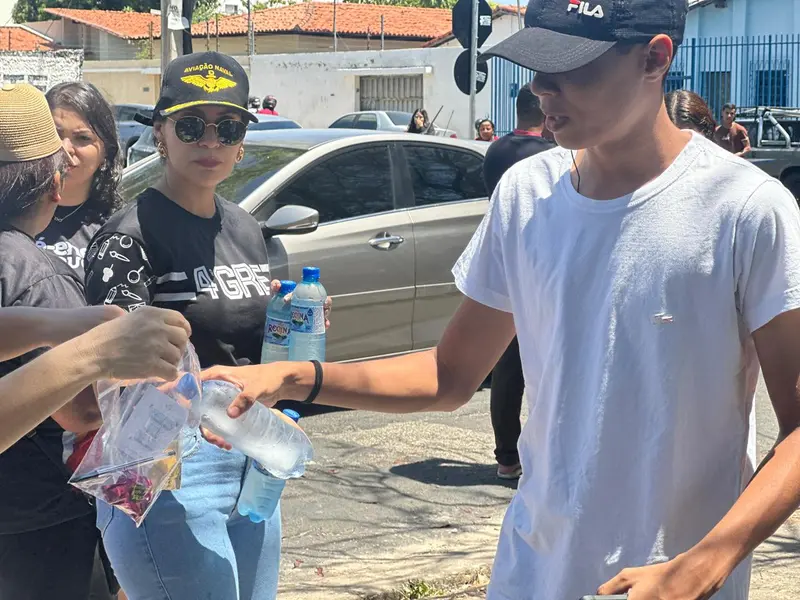 Segundo dia do Enem 2025: Conecta Piauí acompanha movimento perto na UESPI