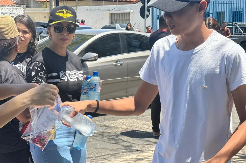 Segundo dia do Enem 2025: Conecta Piauí acompanha movimento perto na UESPI