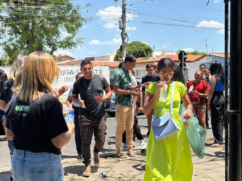 Segundo dia do Enem 2025: Conecta Piauí acompanha movimento perto na UESPI
