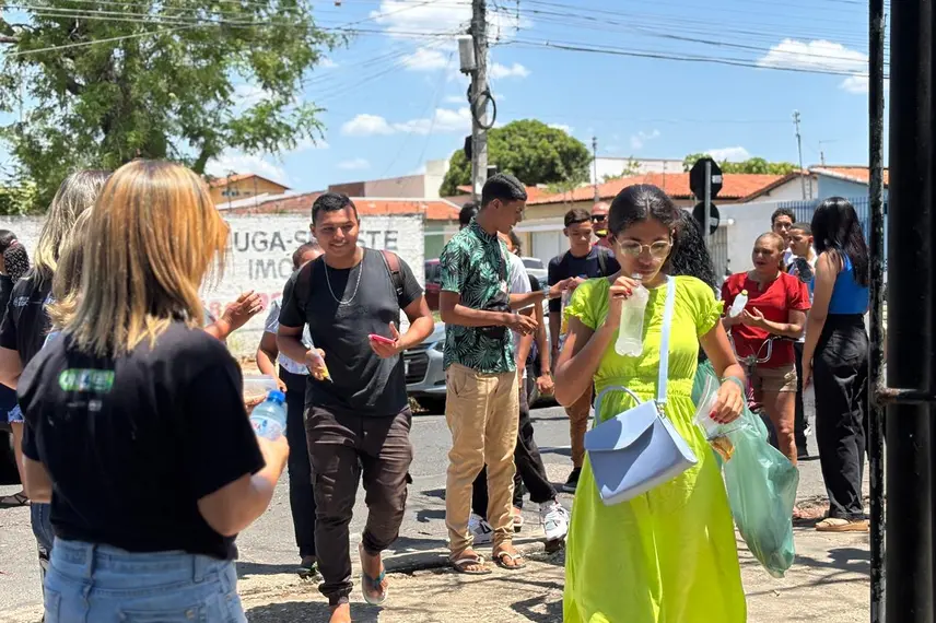 Segundo dia do Enem 2025: Conecta Piauí acompanha movimento perto na UESPI