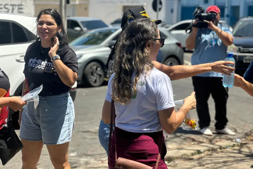 Segundo dia do Enem 2025: Conecta Piauí acompanha movimento perto na UESPI