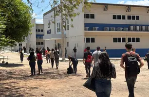 Segundo dia do Enem 2025: Conecta Piauí acompanha movimento perto na UESPI (Foto: Conecta Piauí)