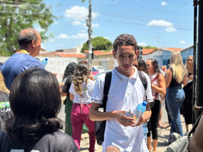 Segundo dia do Enem 2025: Conecta Piauí acompanha movimento perto na UESPI