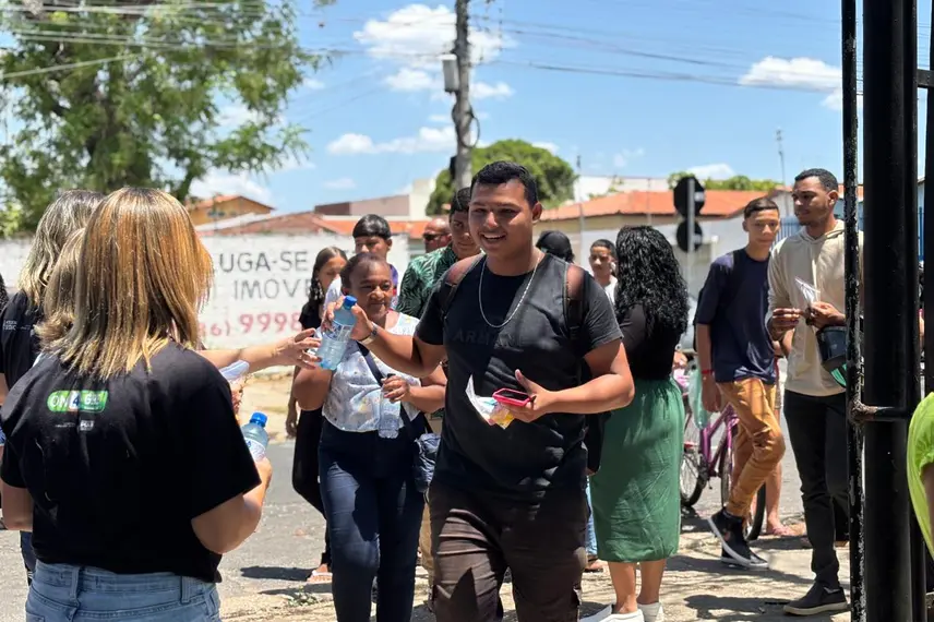 Segundo dia do Enem 2025: Conecta Piauí acompanha movimento perto na UESPI