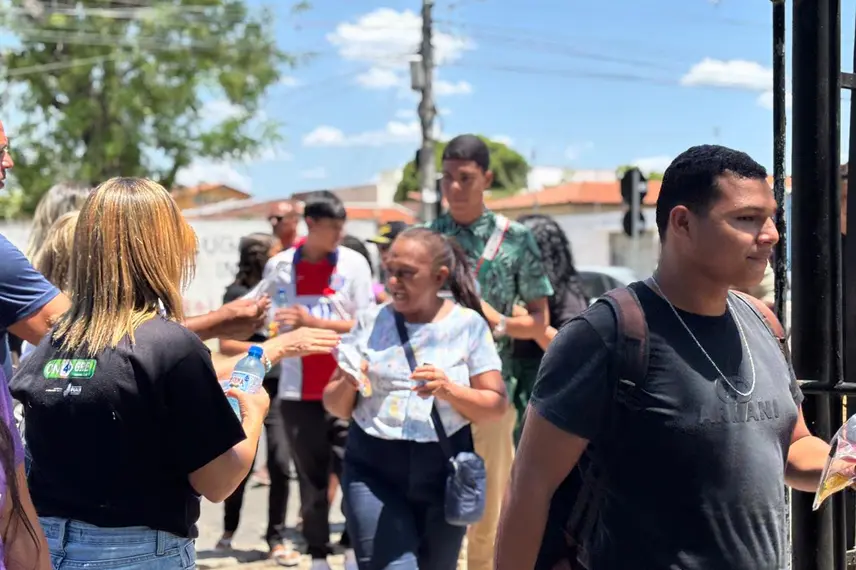 Segundo dia do Enem 2025: Conecta Piauí acompanha movimento perto na UESPI
