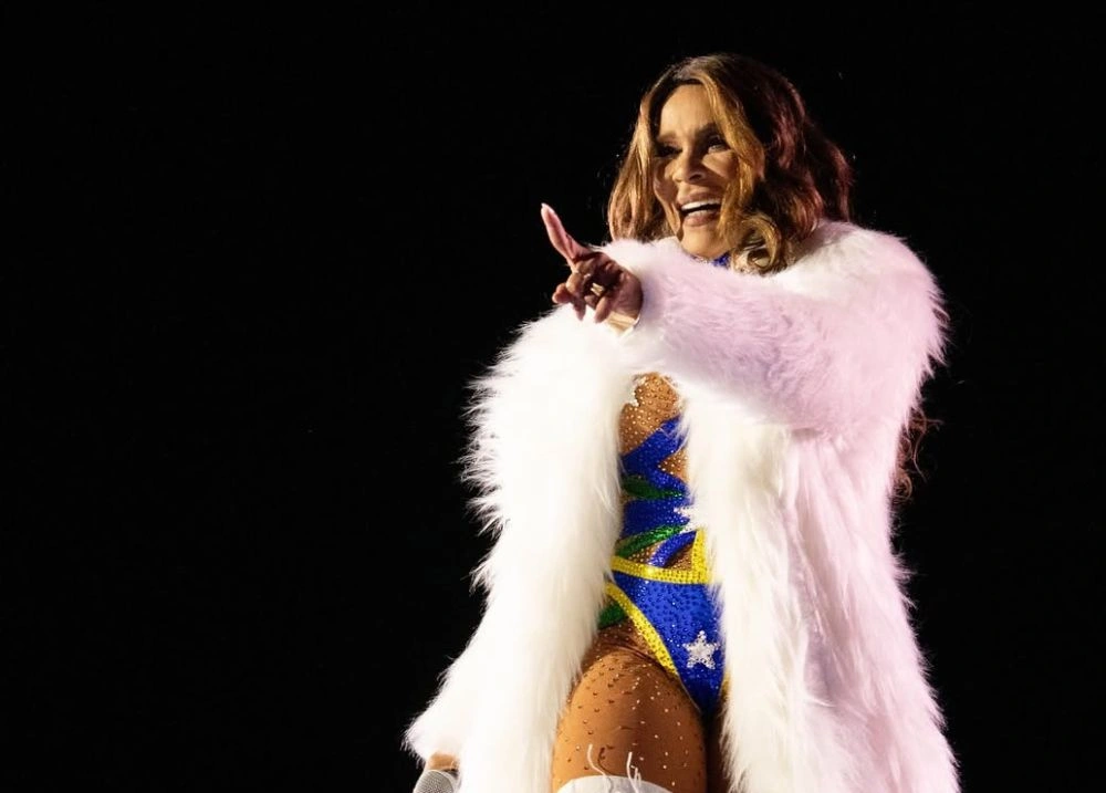 Silvânia Aquino anuncia saída da Calcinha Preta e promete seguir carreira solo