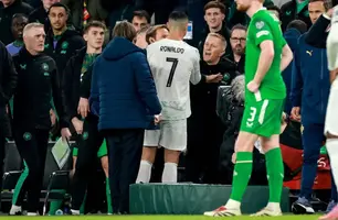 Técnico da Irlanda ironiza Cristiano Ronaldo após expulsão nas Eliminatórias (Foto: Reprodução/ČTK / imago sportfotodienst / ©INPHO/Morgan Treacy)