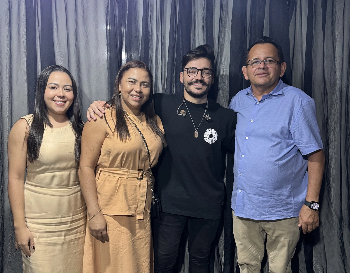 Thiago Brado emociona público durante o Festeja Parnarama nos festejos da cidade