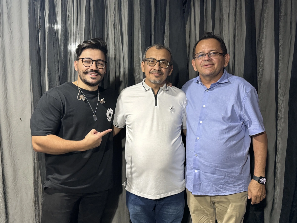 Thiago Brado emociona público durante o Festeja Parnarama nos festejos da cidade