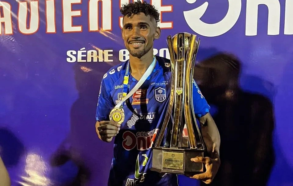 Thiaguinho chega com experiência na zaga do Oeirense