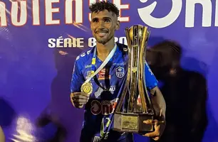 Thiaguinho chega com experiência na zaga do Oeirense (Foto: Reprodução)