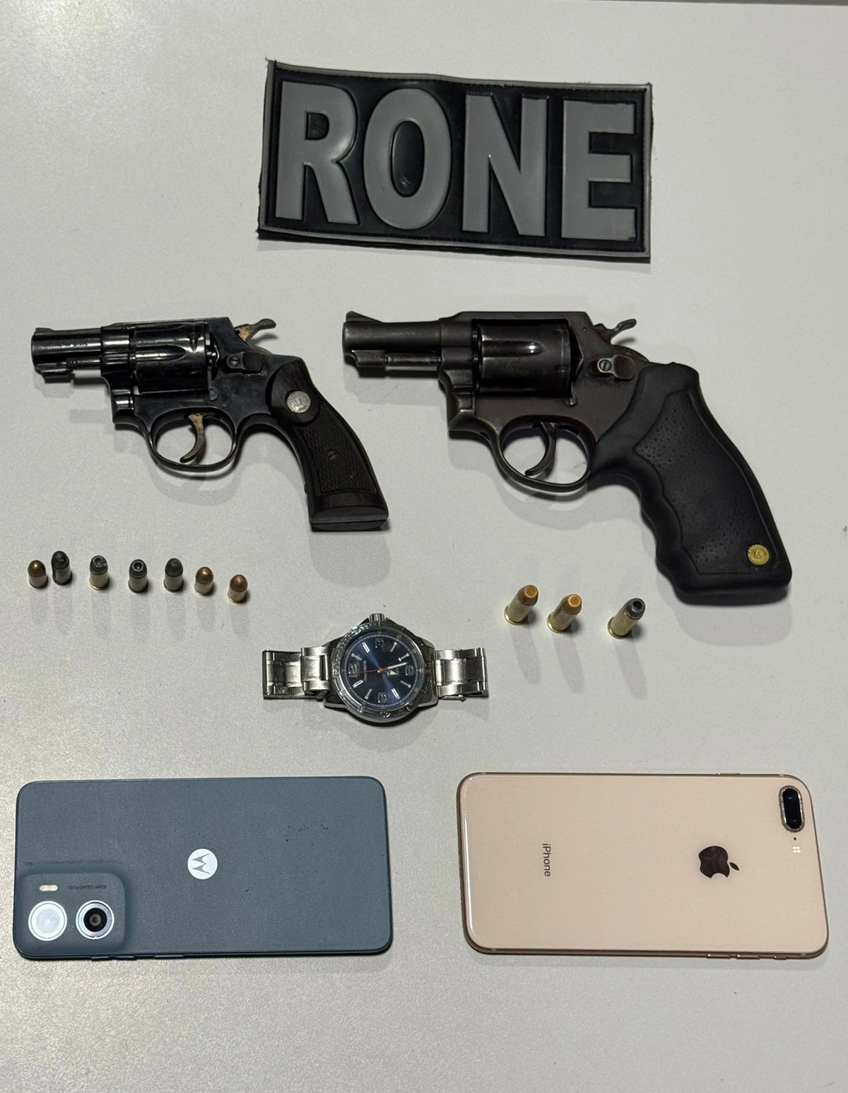 Três menores são apreendidos com duas armas de fogo na zona Norte de Teresina