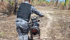 Veículo recuperado dentro do Matagal próximo ao rodanel da cidade de União (Foto: Reprodução)