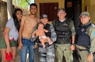 Ação rápida da Polícia Militar salva bebê engasgado na zona Sul de Teresina (Foto: Divulgação/PM-PI)