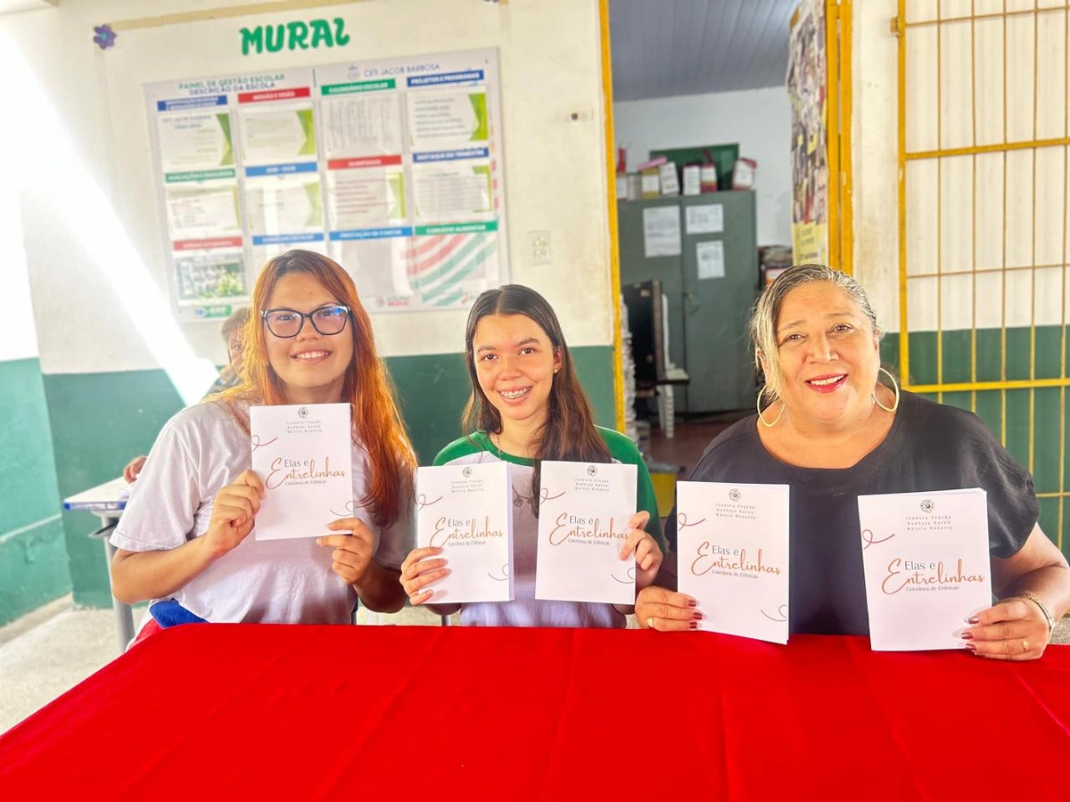 Adeccarte lança livro de crônicas escrito por alunas da rede estadual