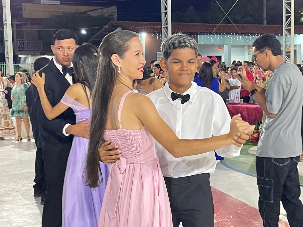 Alunos de São João do Arraial celebram formatura do Fundamental