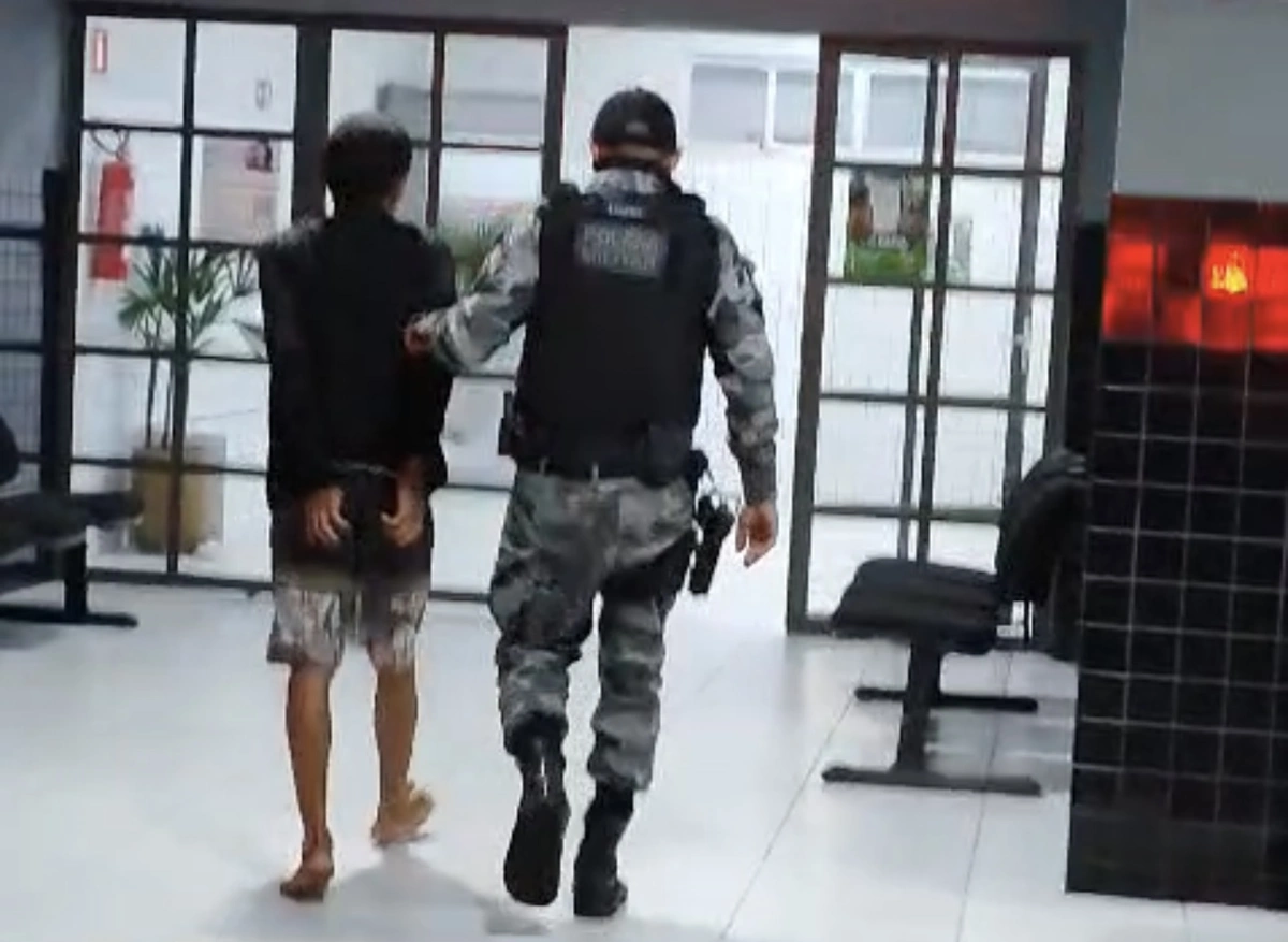 Arma de fogo, munições e moto são apreendidas durante abordagem em Luís Correia