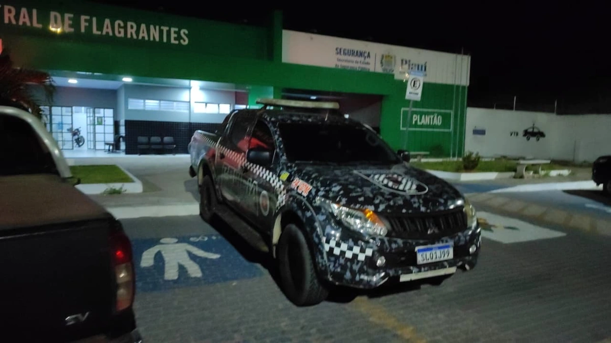 Arma de fogo, munições e moto são apreendidas durante abordagem em Luís Correia