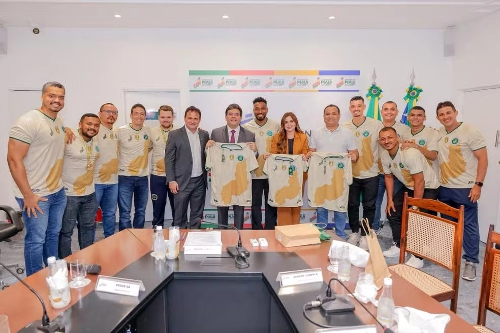 Atlético-PI realiza visita ao governador do Piauí em comemoração a título do Brasileiro de futsal