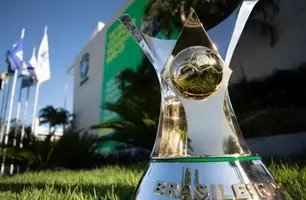 Brasileirão: veja mais detalhes sobre a taça do campeonato (Foto: Lucas Figueiredo/ CBF)