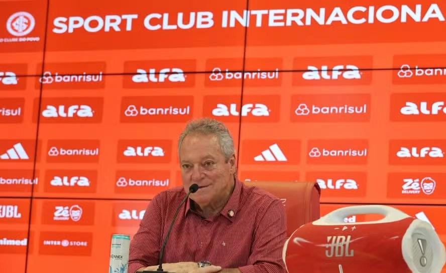 Contratado para a reta final do Brasileiro, Abel Braga fez fala homofóbica em sua apresentação no Internacional