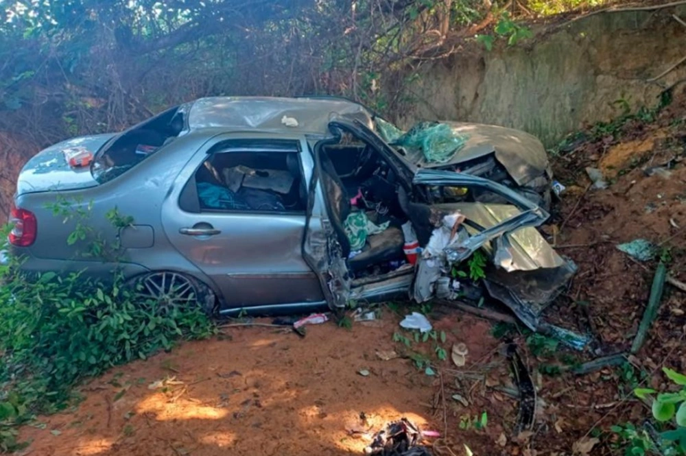 Criança de sete anos morre após carro capotar na BR-135, no sul do Piauí