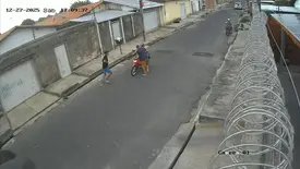 Criminosos armados roubam motocicleta de mulher na zona Sudeste de Teresina (Foto: Reprodução)