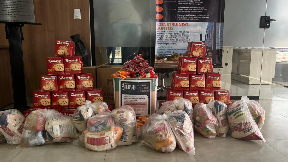 CS Grãos do Piauí doa cestas básicas e panetones para instituição em Uruçuí-PI