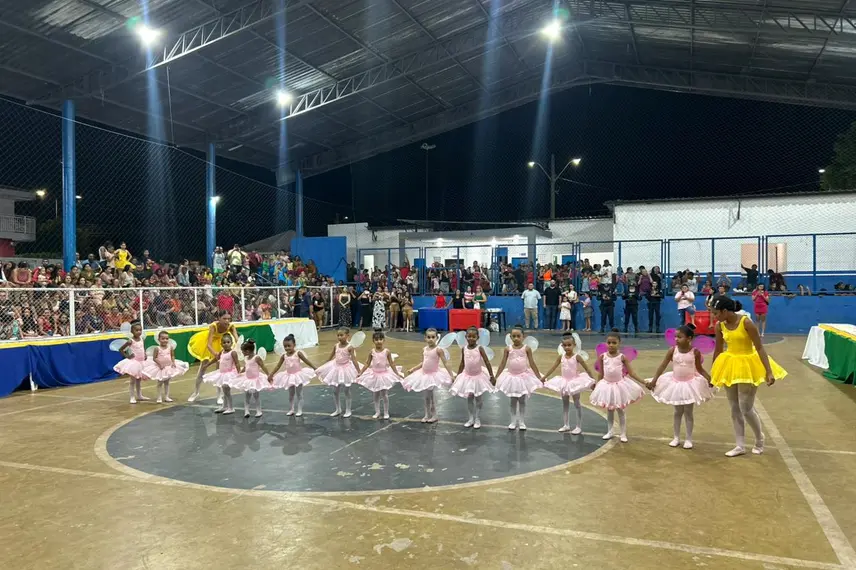 Demerval Lobão celebra 62 anos com bolo, shows e participação popular