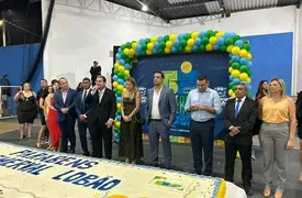 Demerval Lobão celebra 62 anos com bolo, shows e participação popular (Foto: Conecta Piauí)