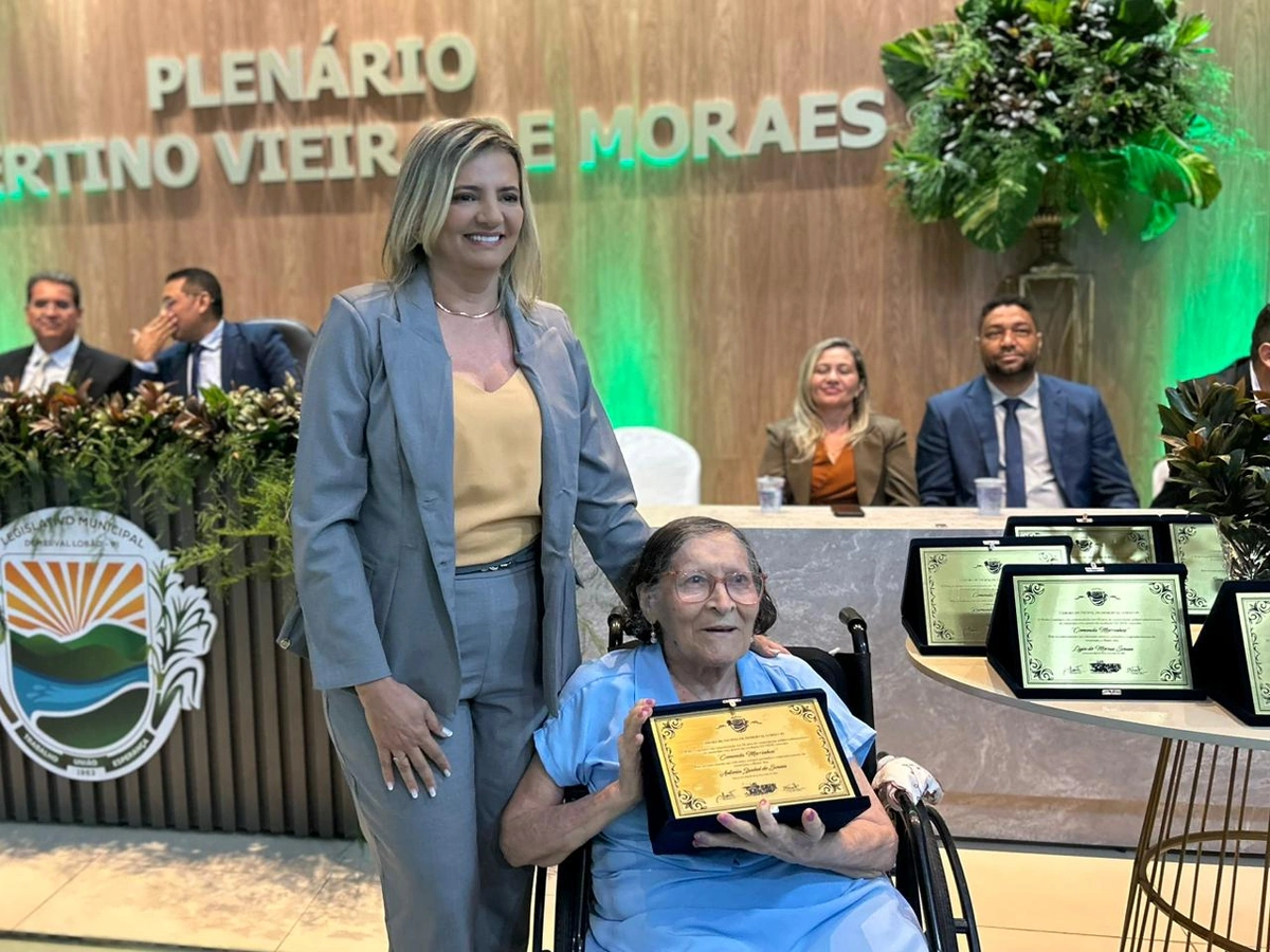 Demerval Lobão celebra 62 anos com homenagens