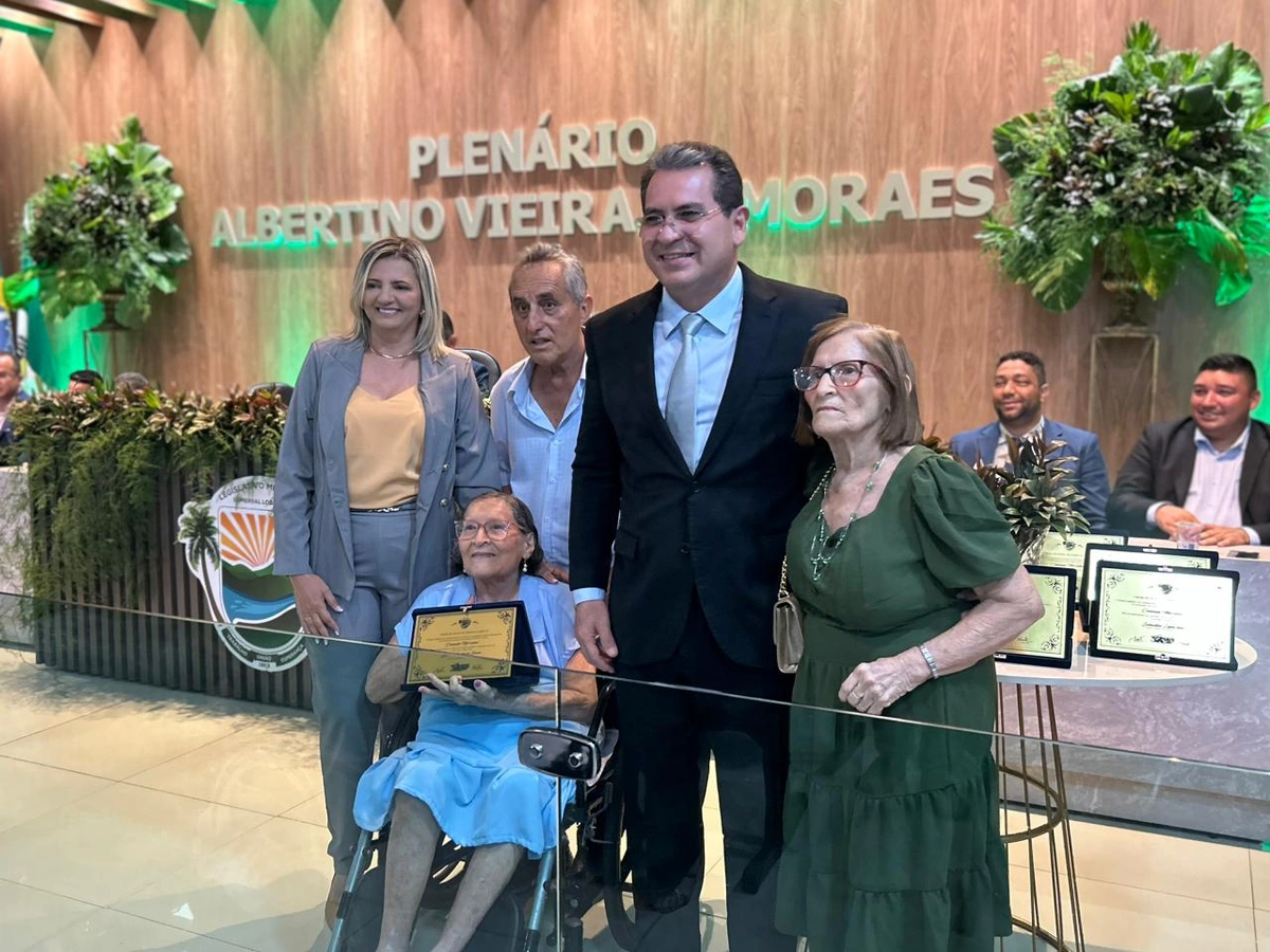 Demerval Lobão celebra 62 anos com homenagens