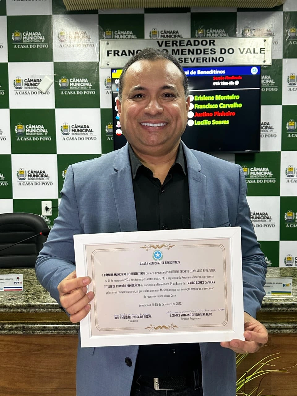 Deputado Evaldo Gomes recebe título de cidadão beneditinense