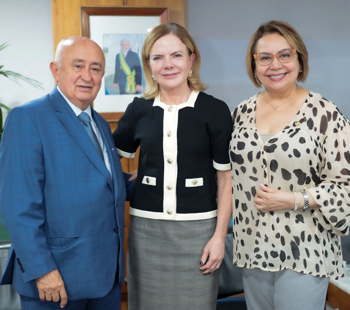 Deputado Júlio César pede à ministra Gleisi liberação de recursos para prefeituras