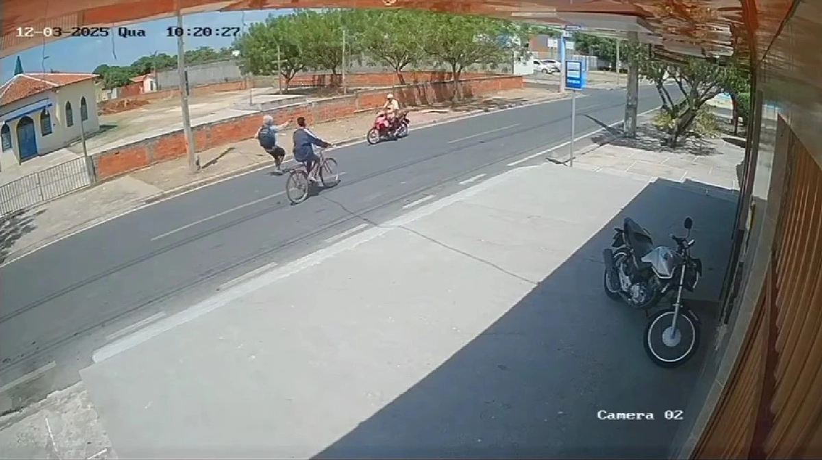 Dupla de criminosos rouba moto no bairro Parque Brasil, zona Norte de Teresina