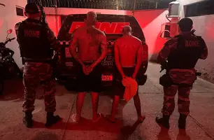 Dupla é presa com várias drogas durante investigação de latrocínio em Teresina (Foto: Divulgação/RONE)