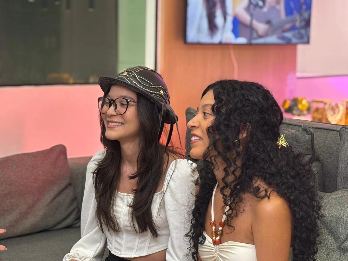 Dupla piauiense Raiza e Cris emociona no The Voice e segue para semifinal