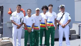 Estudantes da Escola do Mar acompanham rotina de navio da Marinha em Luís Correia (Foto: Ascom Seduc)